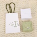 Van Cleef and Arpels Lotus openwork bracelet mini model - 图片 7