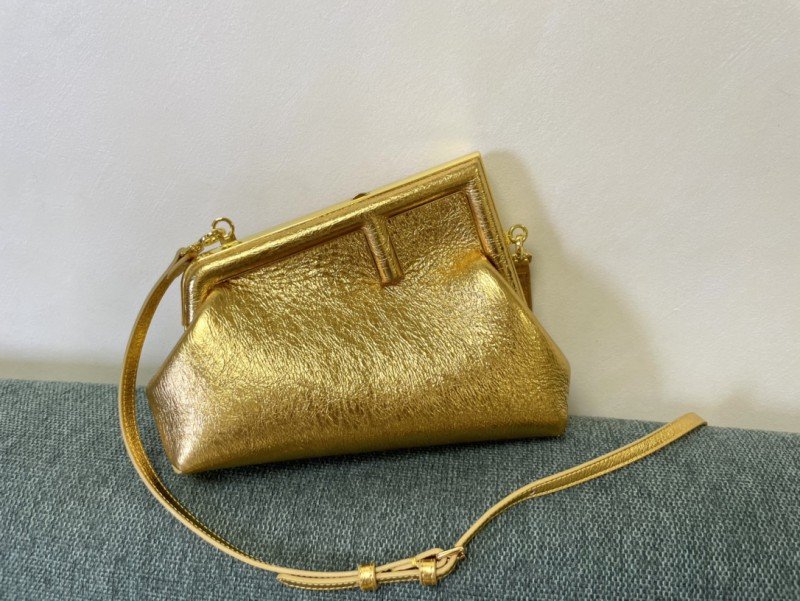 1-1150.jpg Fendi 117 - 图片 1