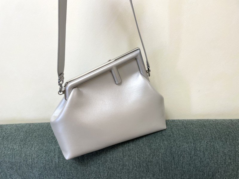 1-1170.jpg Fendi 137 - 图片 1