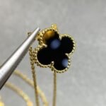 Van Cleef and Arpels Vintage Alhambra pendant - 图片 3