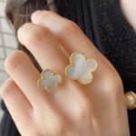 Van Cleef and Arpels Magic Alhambra Between the Finger ring - 图片 5