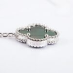 Van Cleef and Arpels Magic Alhambra necklace 6 motifs - 图片 3