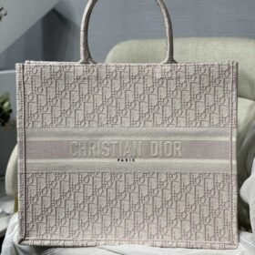 Dior 220