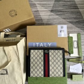 Gucci 076
