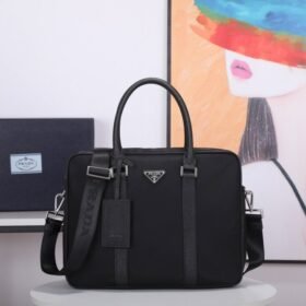 Prada 044