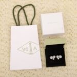 Van Cleef and Arpels Lotus earrings 3 flowers - 图片 7