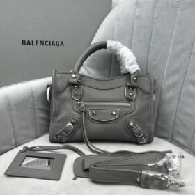 Balenciaga 019