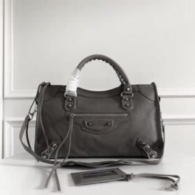 Balenciaga 052