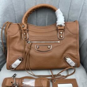 Balenciaga 069