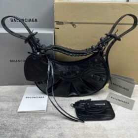 Balenciaga 119