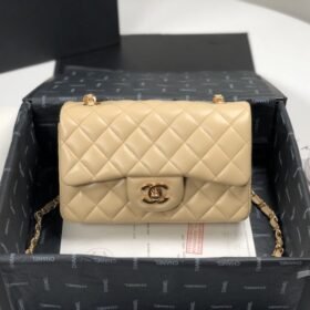Chanel 048