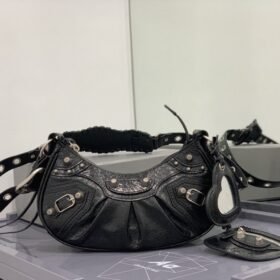 Balenciaga 128