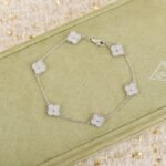 Van Cleef and Arpels Sweet Alhambra bracelet 6 motifs - 图片 2