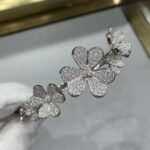 Van Cleef and Arpels Frivole bracelet 7 flowers medium model - 图片 4