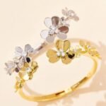 Van Cleef and Arpels Frivole bracelet 7 flowers medium model - 图片 3