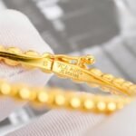 Van Cleef and Arpels Perl??e pearls of gold bracelet medium model - 图片 3