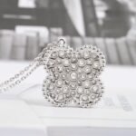 Van Cleef and Arpels Magic Alhambra pendant - 图片 3