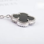 Van Cleef and Arpels Magic Alhambra necklace 6 motifs - 图片 4