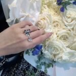 Van Cleef and Arpels Frivole Between the Finger ring - 图片 3