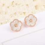 Van Cleef and Arpels Lucky Spring earrings plum blossom - 图片 2