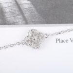 Van Cleef and Arpels Sweet Alhambra bracelet 6 motifs - 图片 3