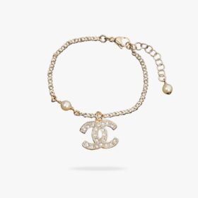 CHANEL CC Pearl bracelet