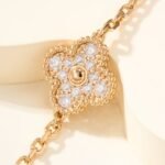 Van Cleef and Arpels Vintage Alhambra bracelet 5 motifs - 图片 5