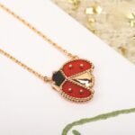 Van Cleef and Arpels Lucky Spring pendant open wings ladybug - 图片 6