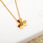 Van Cleef and Arpels Frivole pendant mini model - 图片 2
