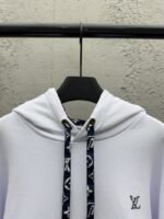 Lv Solid Color Drawstring Hooded Long Sleeve Sweatshirt 1 - 图片 4