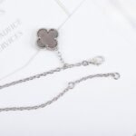 Van Cleef and Arpels Magic Alhambra necklace 6 motifs - 图片 5