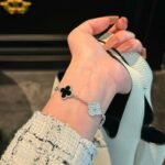 Van Cleef and Arpels Vintage Alhambra bracelet 5 motifs - 图片 8