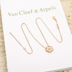 Van Cleef and Arpels Lucky Spring pendant plum blossom - 图片 2