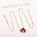 Van Cleef and Arpels Lucky Spring pendant open wings ladybug - 图片 2