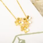 Van Cleef and Arpels Frivole pendant 3 flowers mini model - 图片 2