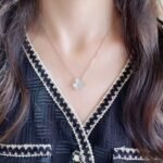 Van Cleef and Arpels Frivole pendant small model - 图片 2