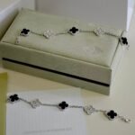 Van Cleef and Arpels Vintage Alhambra bracelet 5 motifs - 图片 3
