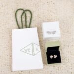 Van Cleef and Arpels Frivole earrings small model - 图片 7