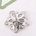 Van Cleef and Arpels Lotus openwork earrings mini model - 图片 4