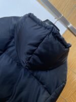 Prada Enameled Triangle Logo Drawstring Hooded Quilted Down Jacket - 图片 5