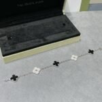 Van Cleef and Arpels Vintage Alhambra bracelet 5 motifs - 图片 5