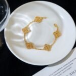 Van Cleef and Arpels Vintage Alhambra bracelet 5 motifs - 图片 4