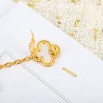 Van Cleef and Arpels Lucky Alhambra earrings 2 motifs - 图片 3