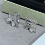 Van Cleef and Arpels Frivole earrings small model - 图片 4