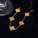 Van Cleef and Arpels Vintage Alhambra bracelet 5 motifs - 图片 5