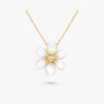 Van Cleef and Arpels Rose de No?l pendant mini model