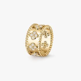 Van Cleef and Arpels Perl??e clovers ring medium model