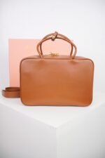 Miu Miu Logo Embossed Zip Tote Brown - 图片 12
