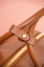 Miu Miu Logo Embossed Zip Tote Brown - 图片 15