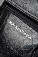 Balenciaga Explorer Arena Leather Strap Pouch - 图片 12